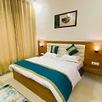Ry Luxuries Hotel