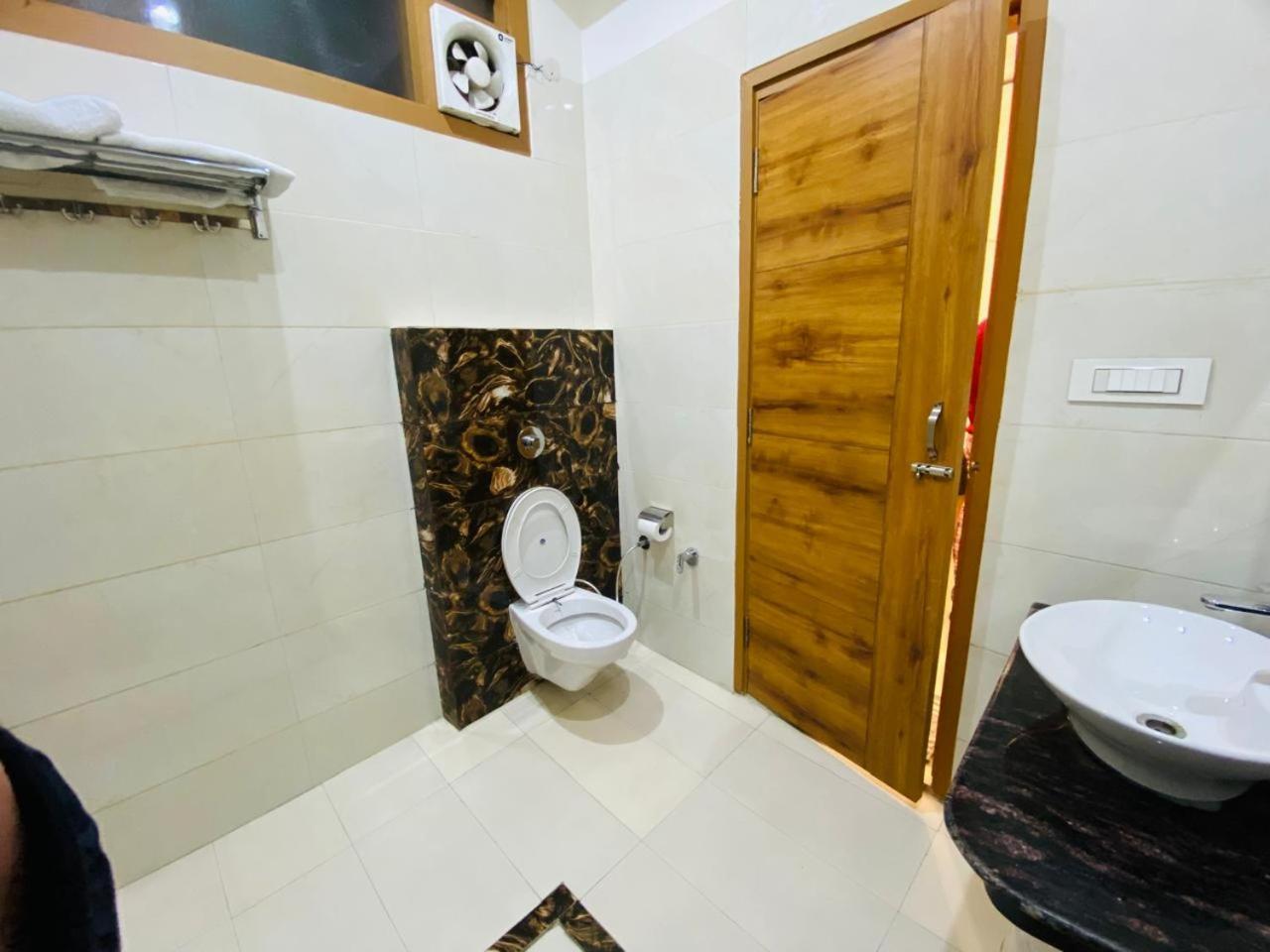 Ry Luxuries 3*